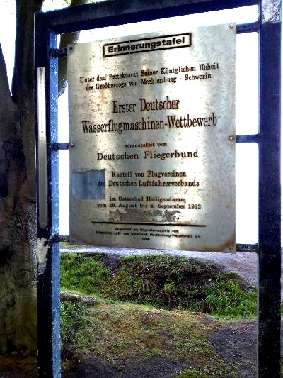 gestohlene Gedenktafel des ersten Seefliegerwettbewerbs 1912 Heiligendamm